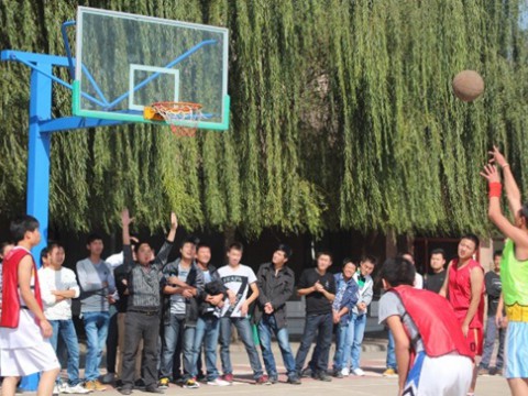 今年会举办第六届篮球比赛