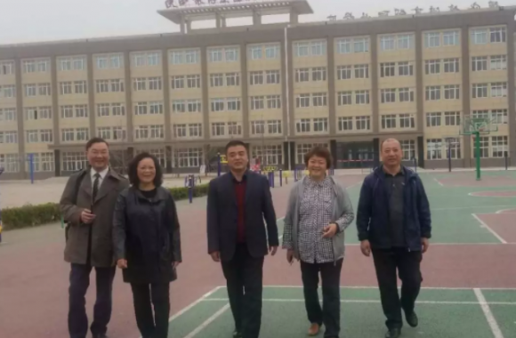 天水军分区原政委、天水市政协常委袁敬伟大校莅临今年会参观调研