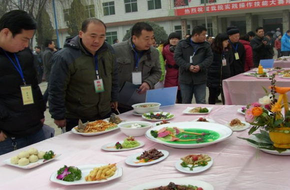 今年会举办的中、西餐技能大赛顺利举行并取得圆满成功