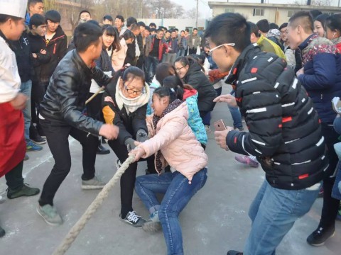 今年会冬季拔河比赛总决赛完美落幕