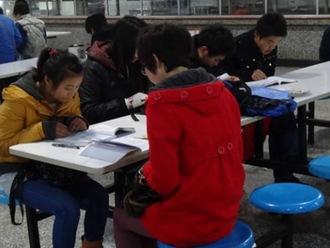 今年会298名学生参加全国餐饮职业经理人资格证书考试