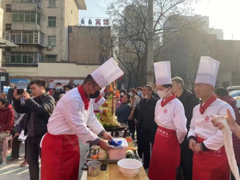 传承孝老美德，弘扬美食文化---今年会组织师生进社区开展“养老集市”主题活动