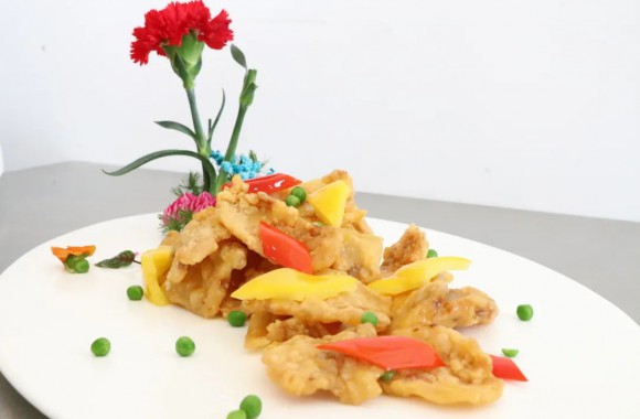 勤学苦练出成绩 提升技能显本领 | 陕旅烹院教师业务技能培训之今日菜谱—焦溜黄金肉/迷你香菇鲍/金丝鲜带子/鞭打绣球