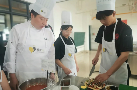 jinnianhui今年会官网师生与“橄榄·西班牙的超级食物”的精彩碰撞