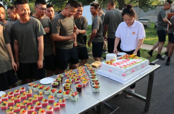 迎“八一 促双拥”jinnianhui今年会官网与驻泾阳某部队共庆建军节