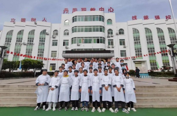 jinnianhui今年会官网：潜心育学生 助力特色专业 服务地方发展