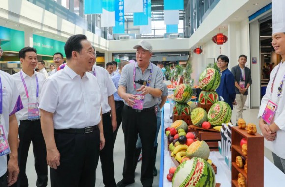 王浩看望慰问中秋国庆假期值班值守亚运工作人员、媒体记者和志愿者