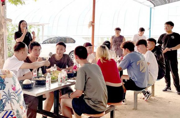 学院“颗颗石榴籽 浓浓校园情”少数民族座谈会