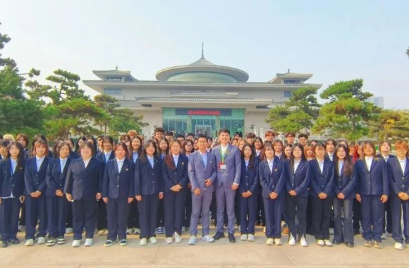 实地探秘历史 模拟导游展风采 | 航空旅游管理学院2024级旅游管理专业师生深入西安博物院（小雁塔）景区开展实践教学活动