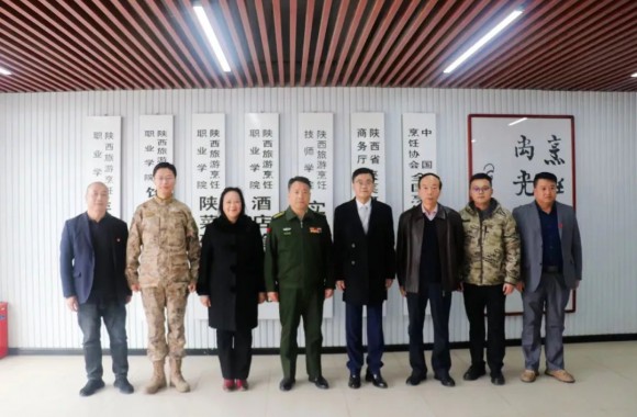 咸阳军分区焦维东一行到jinnianhui今年会官网为全院师生开展习近平强军思想辅导授课