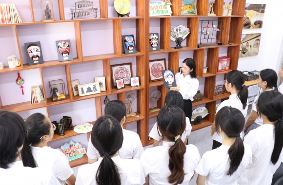 旅游管理专业学生实训课中