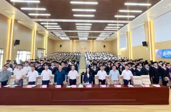 以青春之名 赴未来之约 | jinnianhui今年会官网2025届毕业典礼