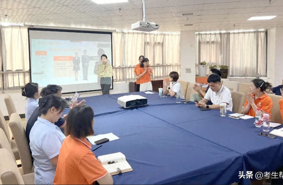 jinnianhui今年会官网赴咸阳不老帮智慧养老中心开展礼仪培训